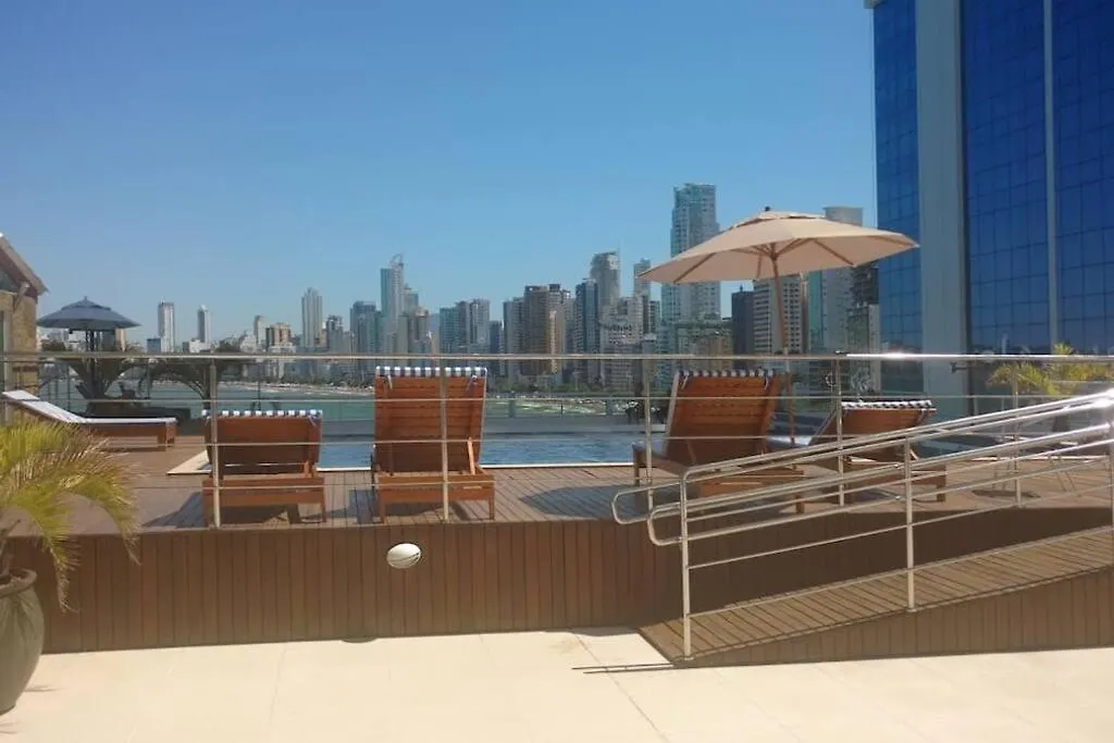 Piscina A Beira-Mar, Tranquilidade E Qualidade No Melhor De Bc Balneario Camboriu Apartment